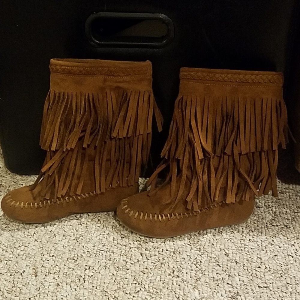 Girls suede fringe boots